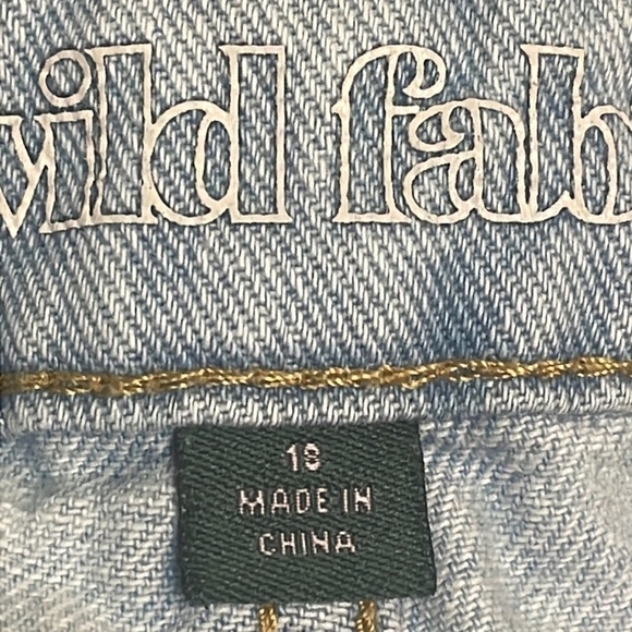 Wild fable shorts pockets plus light blue cotton frayed jean shorts Sz 18 - Picture 4 of 5